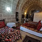 Osmanoglu グザルユルト